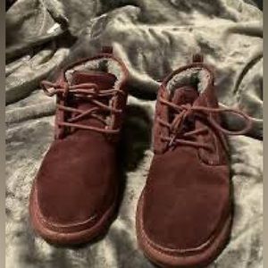 Burgundy uggs unisex size 9 in women 8 in men’s